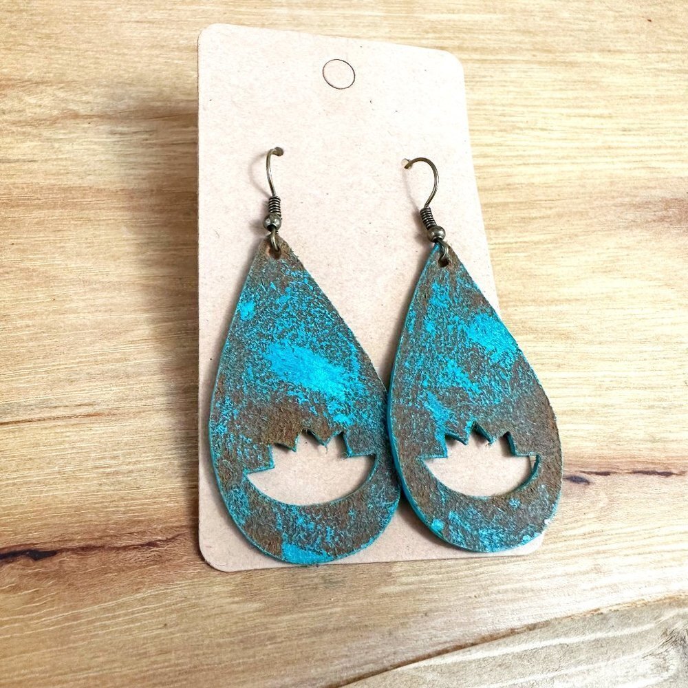 Rustic‎ Leather Lotus Earrings Handmade NWT Turquoise